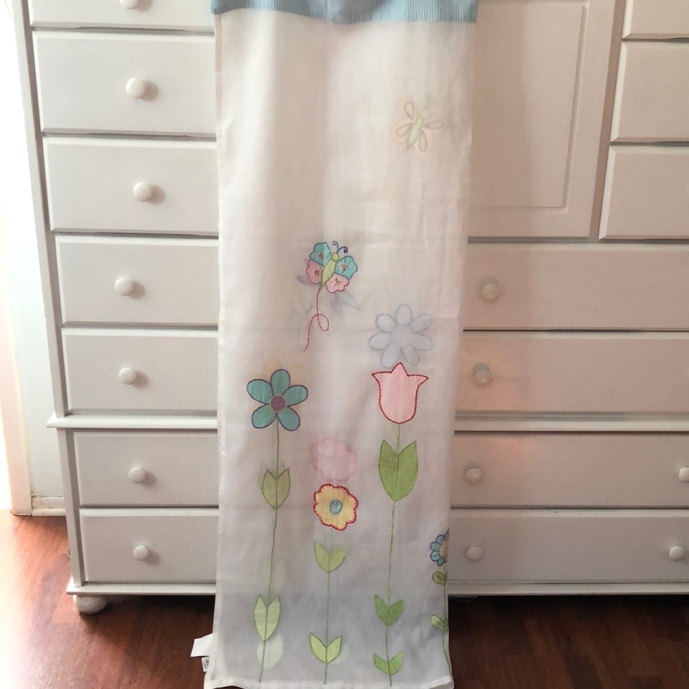 Girl’s Room Flower/Butterfly Curtain panel set
